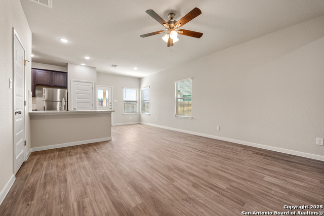 Image 7 of 19 For 474 Emma Dr  