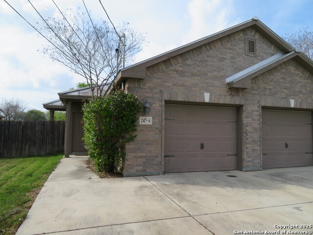 Details for 247 Rosalie Dr  B, New Braunfels, TX 78130