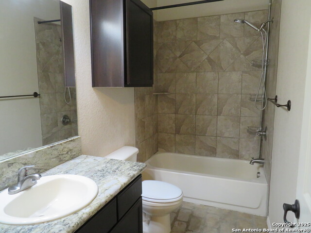 Image 18 of 20 For 247 Rosalie Dr  B