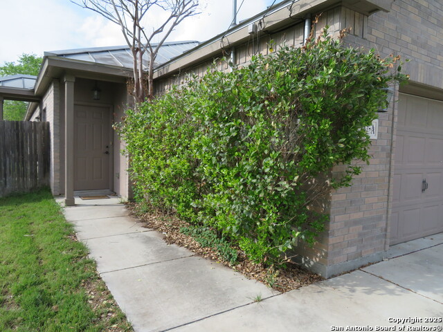 Image 2 of 20 For 247 Rosalie Dr  B