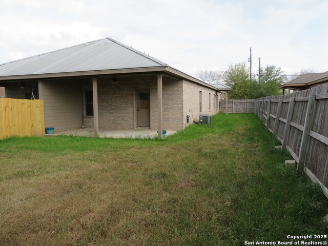 Image 20 of 20 For 247 Rosalie Dr  B