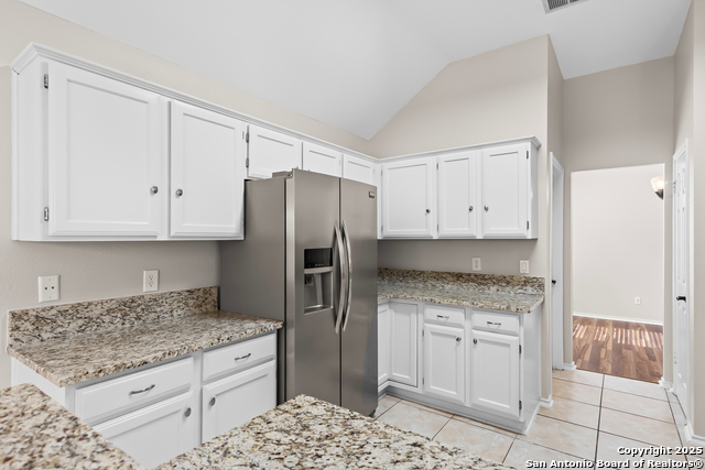 Listing photo id 9 for 8807 Lost Woods