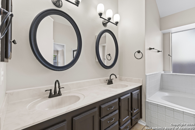 Listing photo id 15 for 8807 Lost Woods