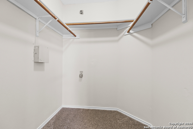 Listing photo id 17 for 8807 Lost Woods