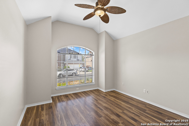 Listing photo id 19 for 8807 Lost Woods