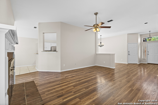 Listing photo id 7 for 8807 Lost Woods