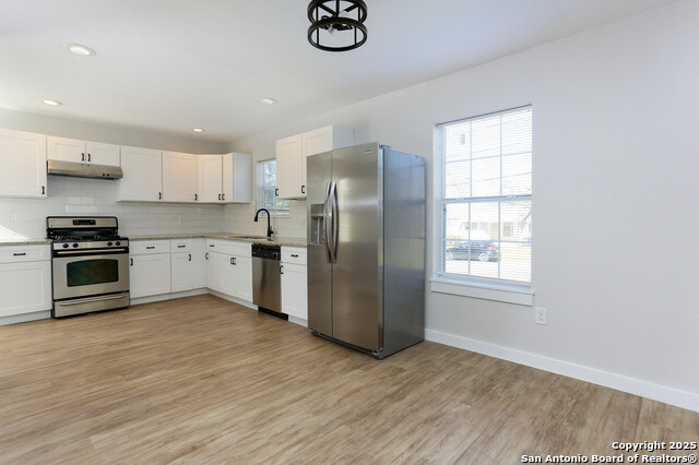 Image 15 of 22 For 734 Norwood  