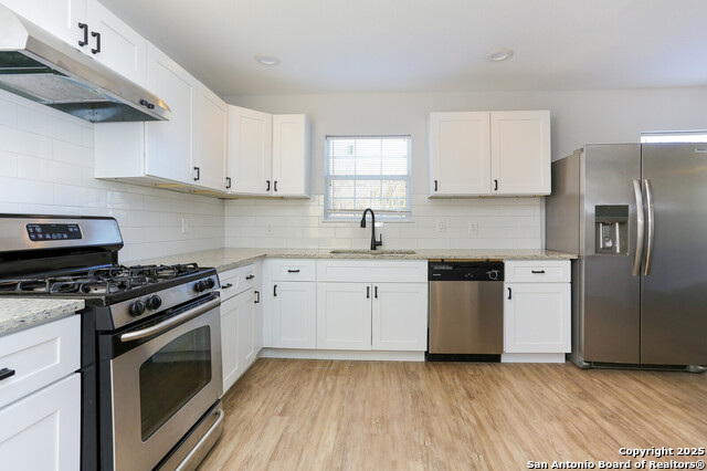 Image 17 of 22 For 734 Norwood  