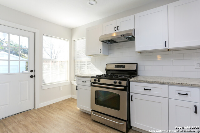 Image 18 of 22 For 734 Norwood  