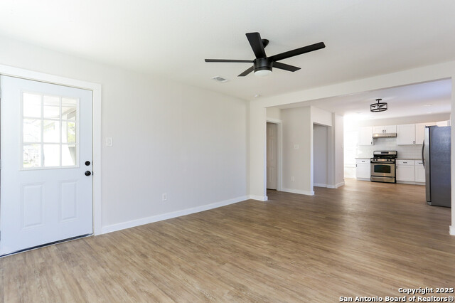 Image 19 of 22 For 734 Norwood  