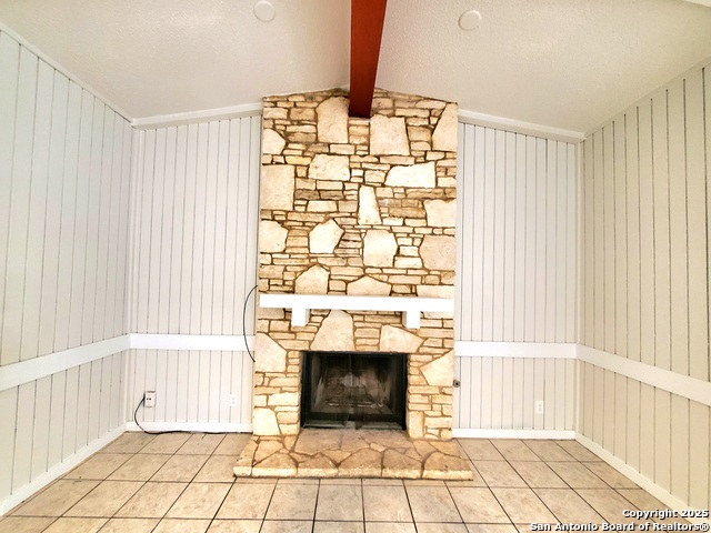 Listing photo id 9 for 6206 Mesa Verde