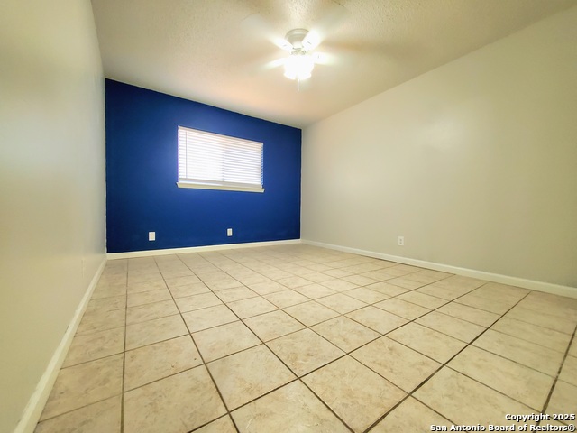 Listing photo id 14 for 6206 Mesa Verde