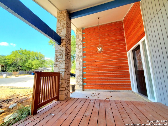 Listing photo id 1 for 6206 Mesa Verde