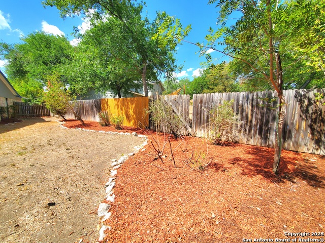Listing photo id 31 for 6206 Mesa Verde