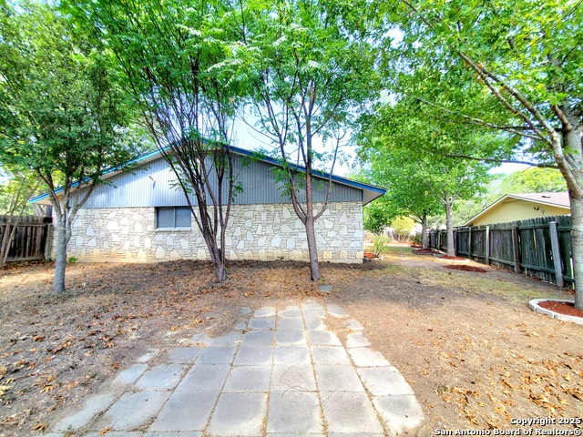 Listing photo id 33 for 6206 Mesa Verde