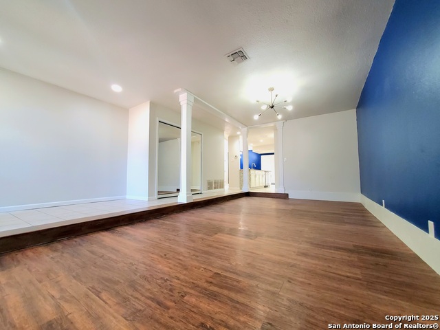 Listing photo id 4 for 6206 Mesa Verde
