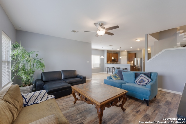 Image 12 of 33 For 416 Stonebrook Dr