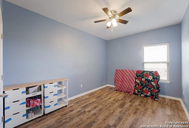 Image 17 of 33 For 416 Stonebrook Dr