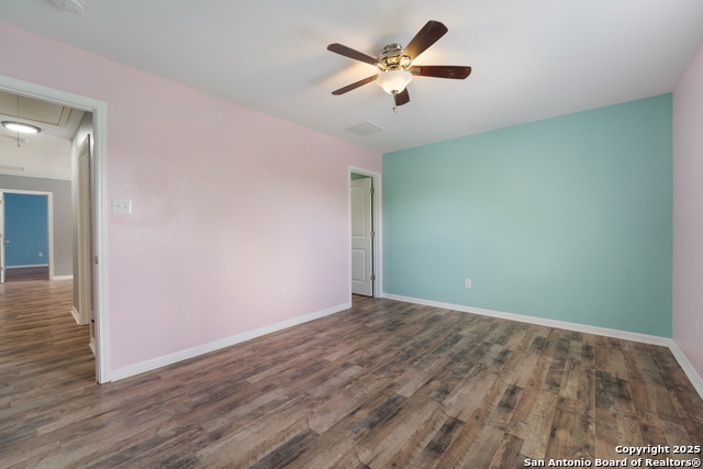 Image 27 of 33 For 416 Stonebrook Dr