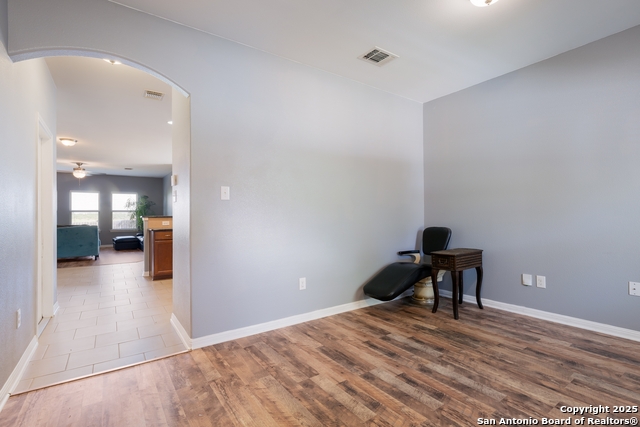 Image 5 of 33 For 416 Stonebrook Dr