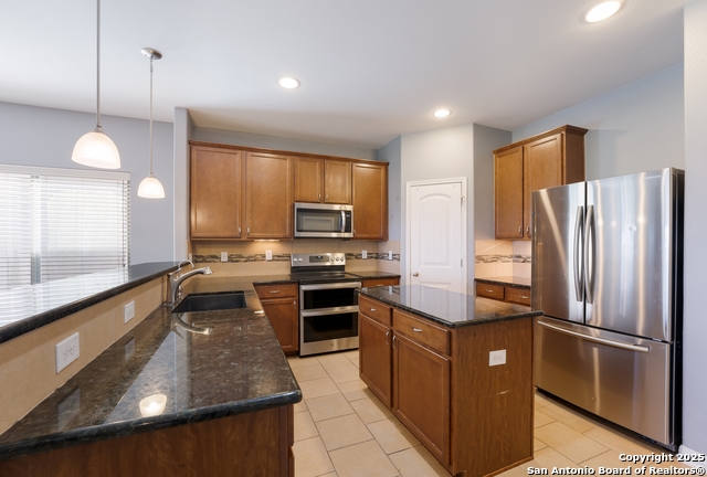 Image 8 of 33 For 416 Stonebrook Dr