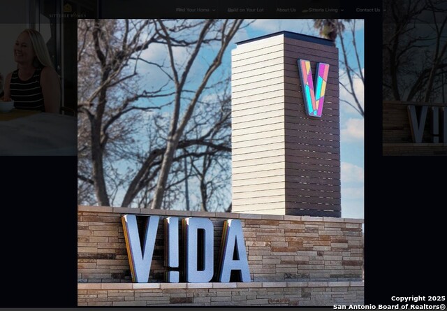 Listing photo id 2 for 10023 University Way 6