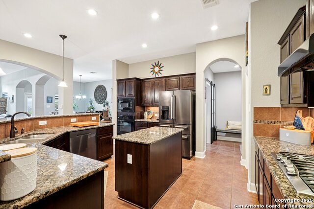 Image 11 of 47 For 14702 Hill Pine Way