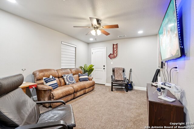 Image 25 of 47 For 14702 Hill Pine Way