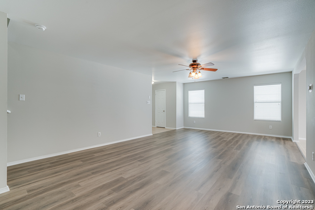 Image 10 of 35 For 24238 Waterwell Oaks