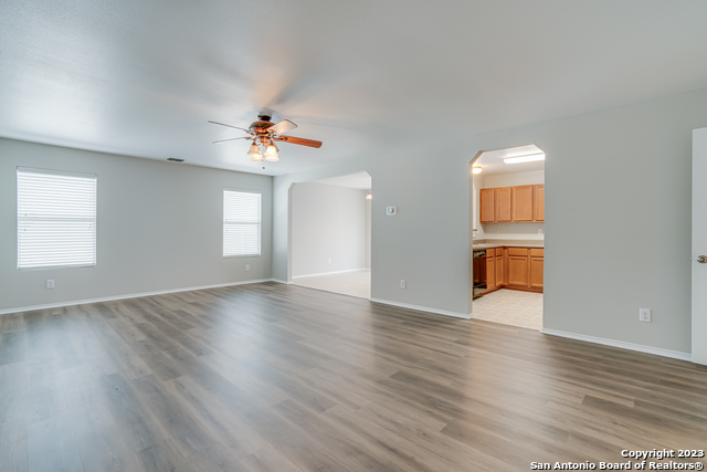 Image 12 of 35 For 24238 Waterwell Oaks
