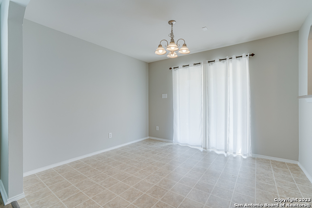 Image 13 of 35 For 24238 Waterwell Oaks