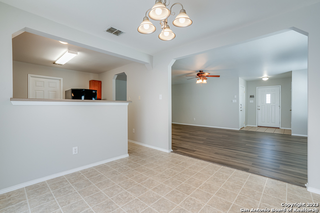 Image 16 of 35 For 24238 Waterwell Oaks