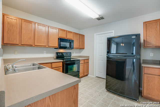 Image 17 of 35 For 24238 Waterwell Oaks