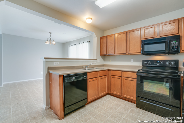 Image 18 of 35 For 24238 Waterwell Oaks