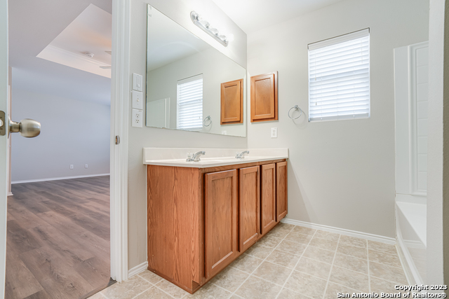 Image 26 of 35 For 24238 Waterwell Oaks