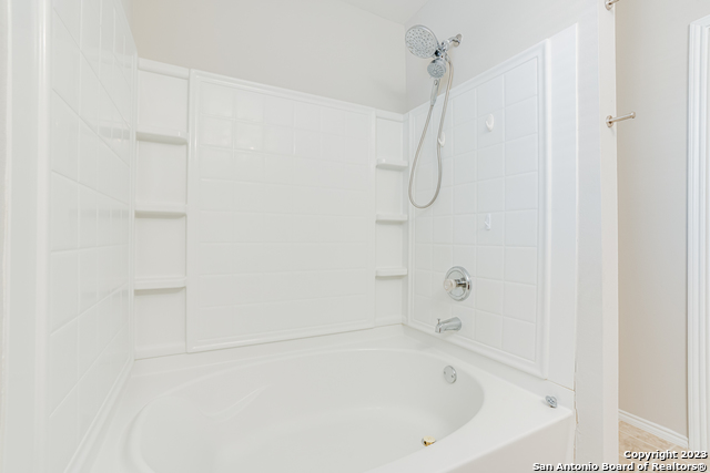 Image 27 of 35 For 24238 Waterwell Oaks