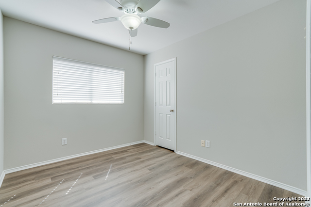 Image 31 of 35 For 24238 Waterwell Oaks