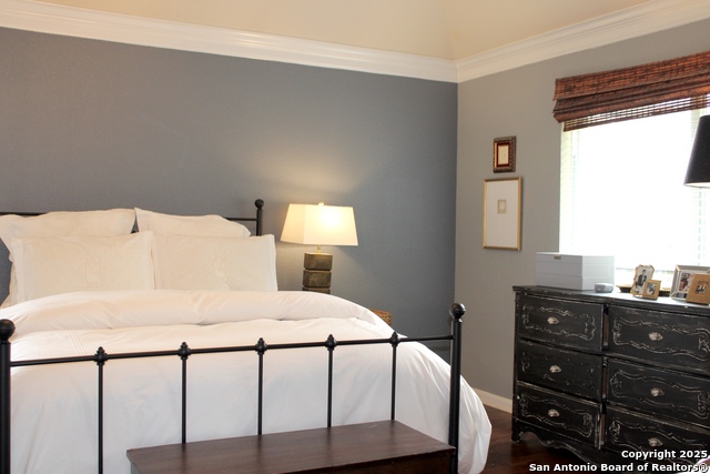 Listing photo id 8 for 3426 Hilldale Point