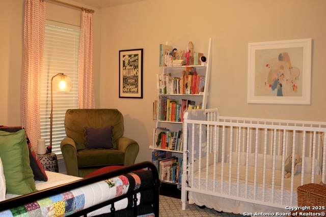 Listing photo id 10 for 3426 Hilldale Point