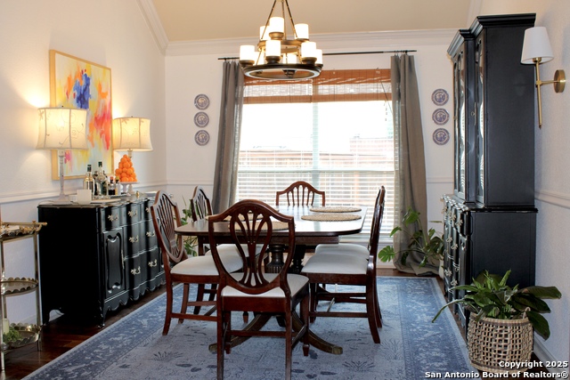 Listing photo id 2 for 3426 Hilldale Point