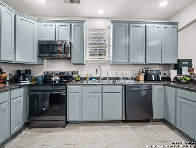 Image 14 of 38 For 4827 Ayrshire Dr