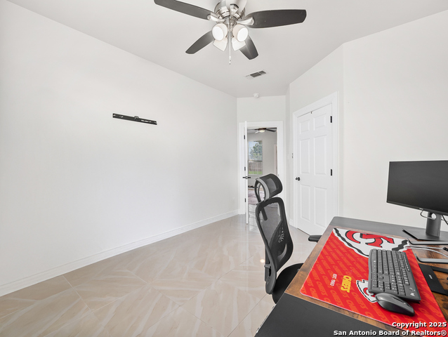 Image 18 of 38 For 4827 Ayrshire Dr