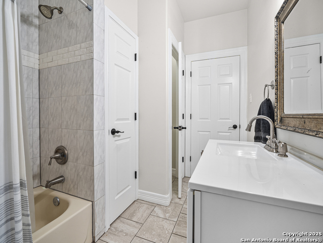 Image 22 of 38 For 4827 Ayrshire Dr