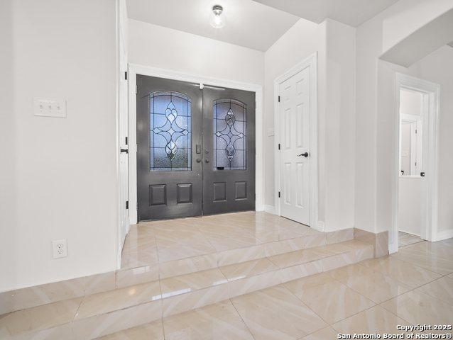 Image 3 of 38 For 4827 Ayrshire Dr