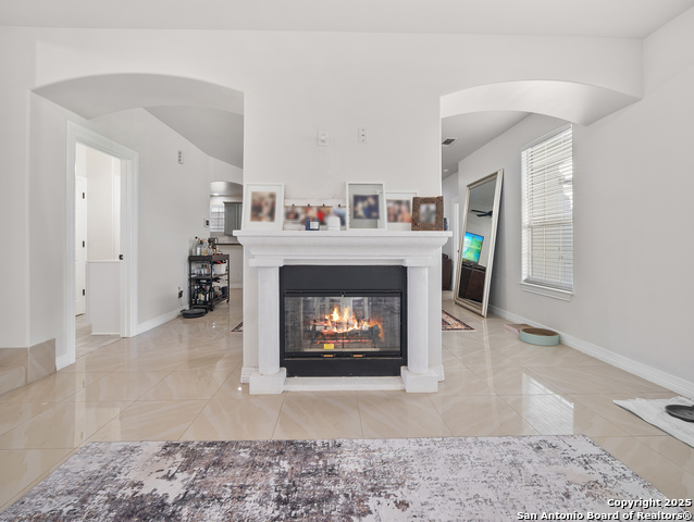 Image 5 of 38 For 4827 Ayrshire Dr