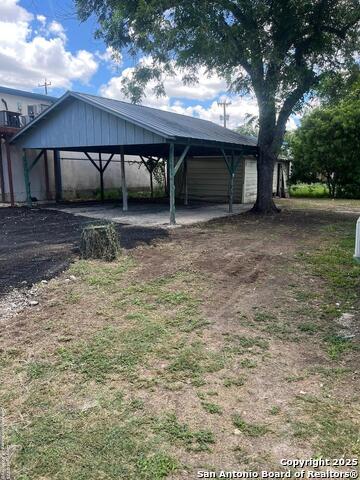 Image 13 of 16 For 12000 Edwards Rd  1