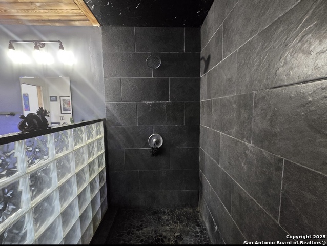 Image 16 of 44 For 124 Valley Creek