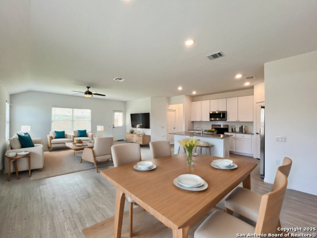 Image 3 of 34 For 4554 Glades Way