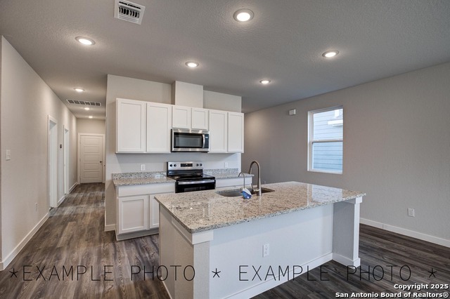 Listing photo id 15 for 14743 Emerio Drive