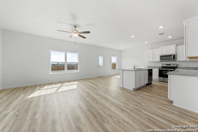 Image 3 of 32 For 16013 Cabana Drive